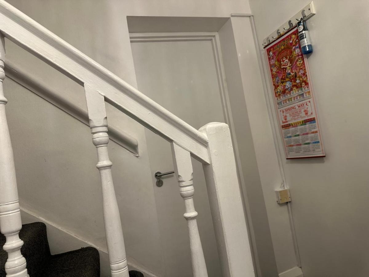 3Rd Studio Flat With Private Toilet And Bathroom Setup For Family Enjoyment 134 Keedonwood Road Bromley Exterior foto