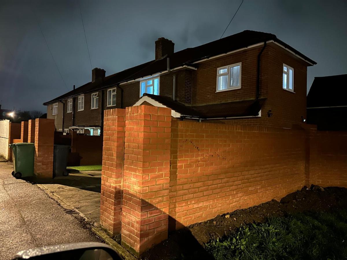3Rd Studio Flat With Private Toilet And Bathroom Setup For Family Enjoyment 134 Keedonwood Road Bromley Exterior foto