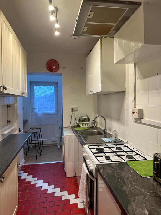3Rd Studio Flat With Private Toilet And Bathroom Setup For Family Enjoyment 134 Keedonwood Road Bromley Exterior foto