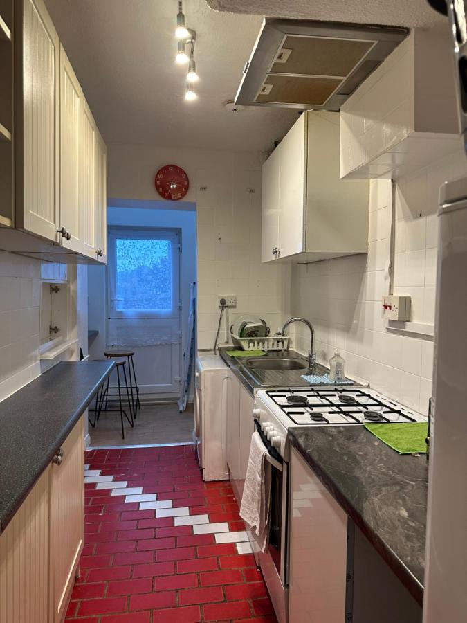 3Rd Studio Flat With Private Toilet And Bathroom Setup For Family Enjoyment 134 Keedonwood Road Bromley Exterior foto