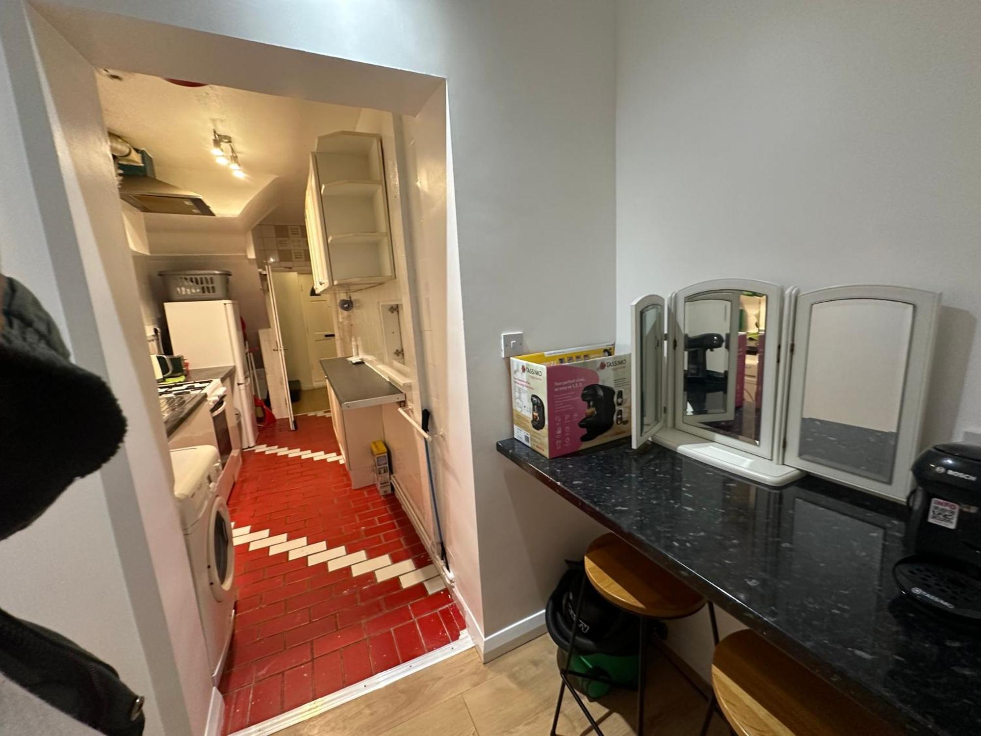 3Rd Studio Flat With Private Toilet And Bathroom Setup For Family Enjoyment 134 Keedonwood Road Bromley Exterior foto
